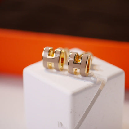 [⭐Hildren Jewelry]MINI POP H GOLD EARRINGS GREY