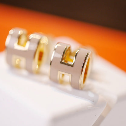 [⭐Hildren Jewelry]MINI POP H GOLD EARRINGS GREY