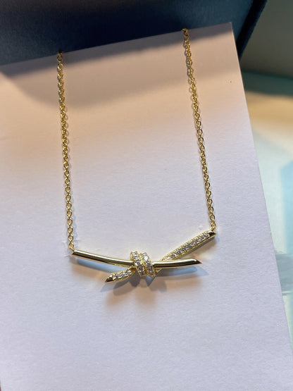 [Hildren Jewelry]KNOT NECKLACE GOLD DIAMONDS