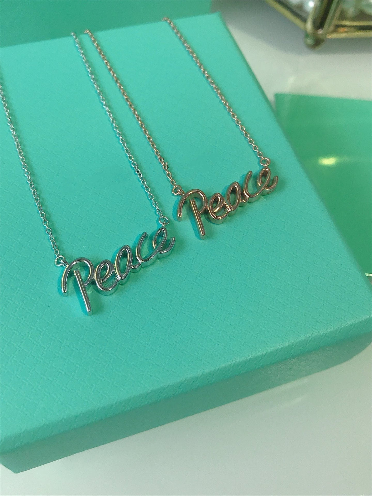 [Hildren Jewelry]PEACE TEXT PEDANT NECKLACE