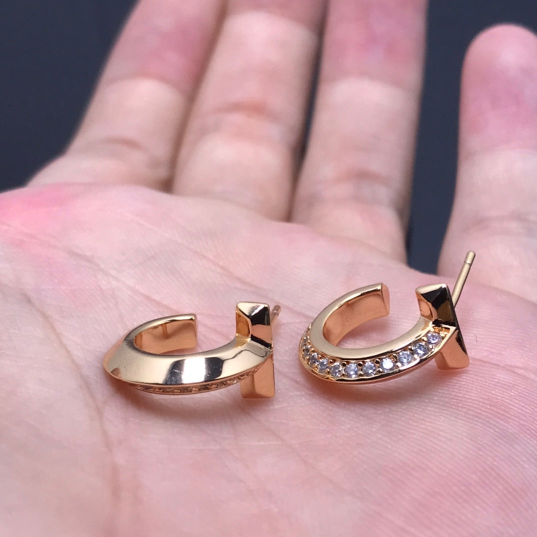 [Hildren Jewelry]T HOOP DIAMOND EARRINGS