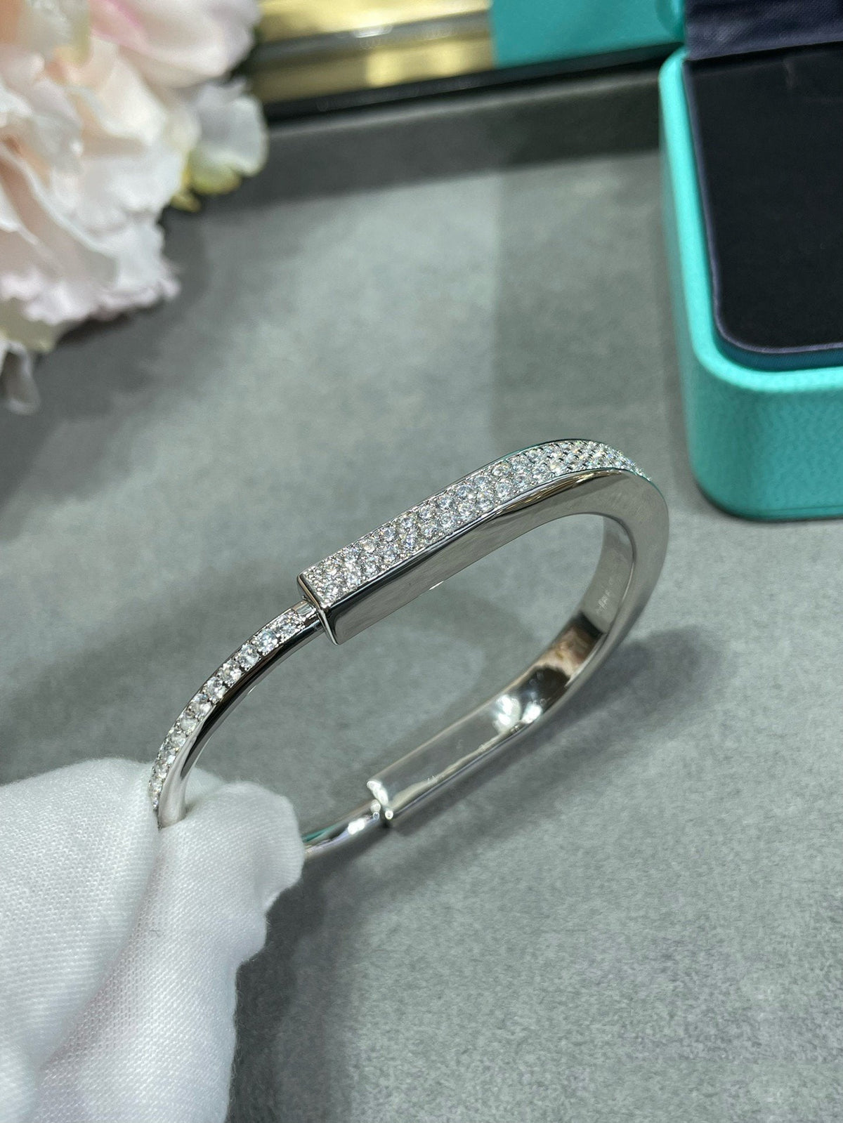 [Hildren Jewelry]LOCK BRACELET DIAMOND PAVED