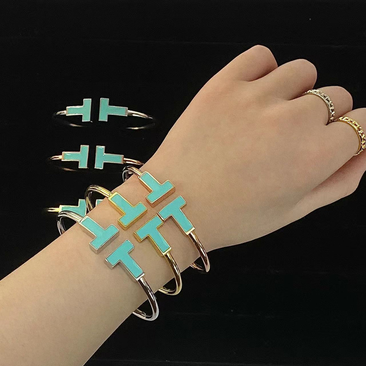 [Hildren Jewelry]T WIDE TURQUOISE OPEN BRACELET