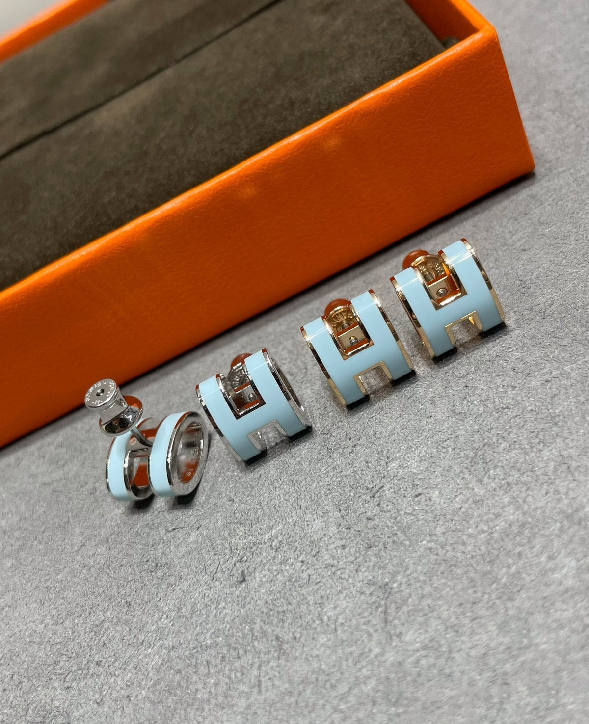 [⭐Hildren Jewelry]POP H SKY BLUE STUD EARRINGS
