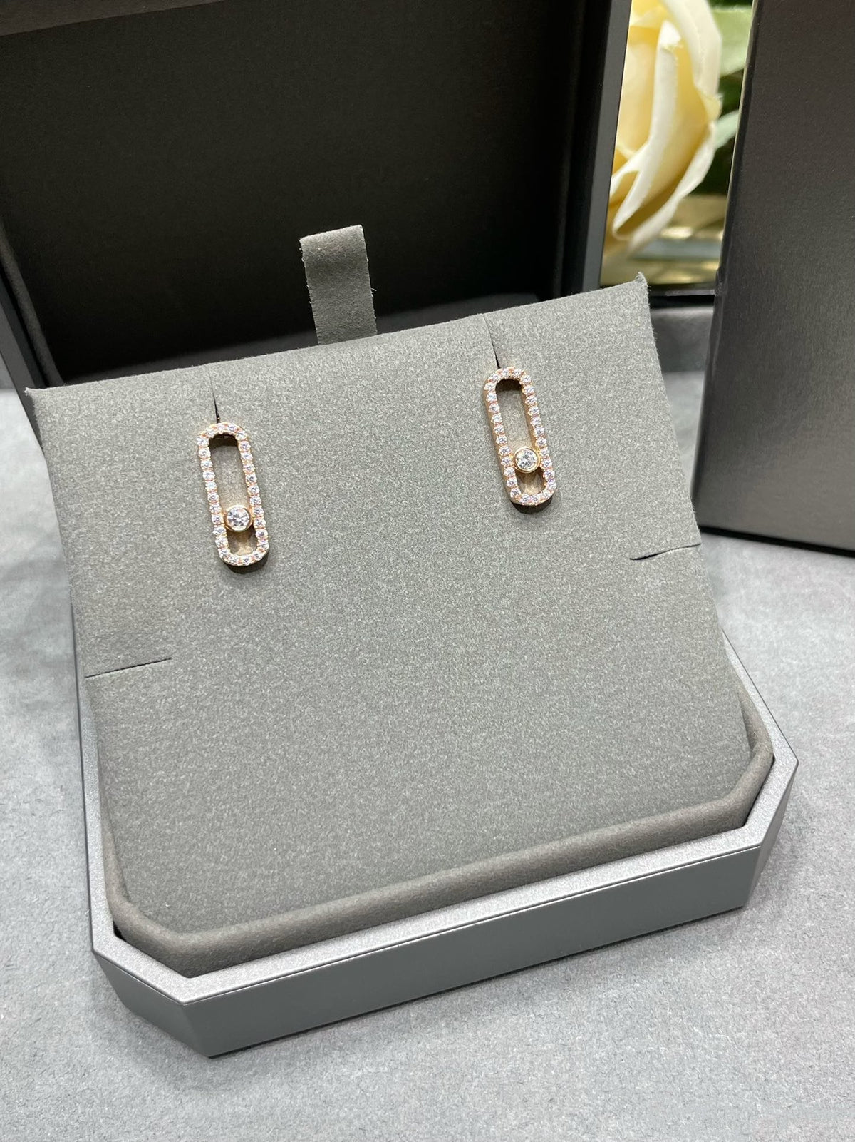 [⭐Hildren Jewelry]MOVE UNO STUD DIAMOND PAVED EARRINGS