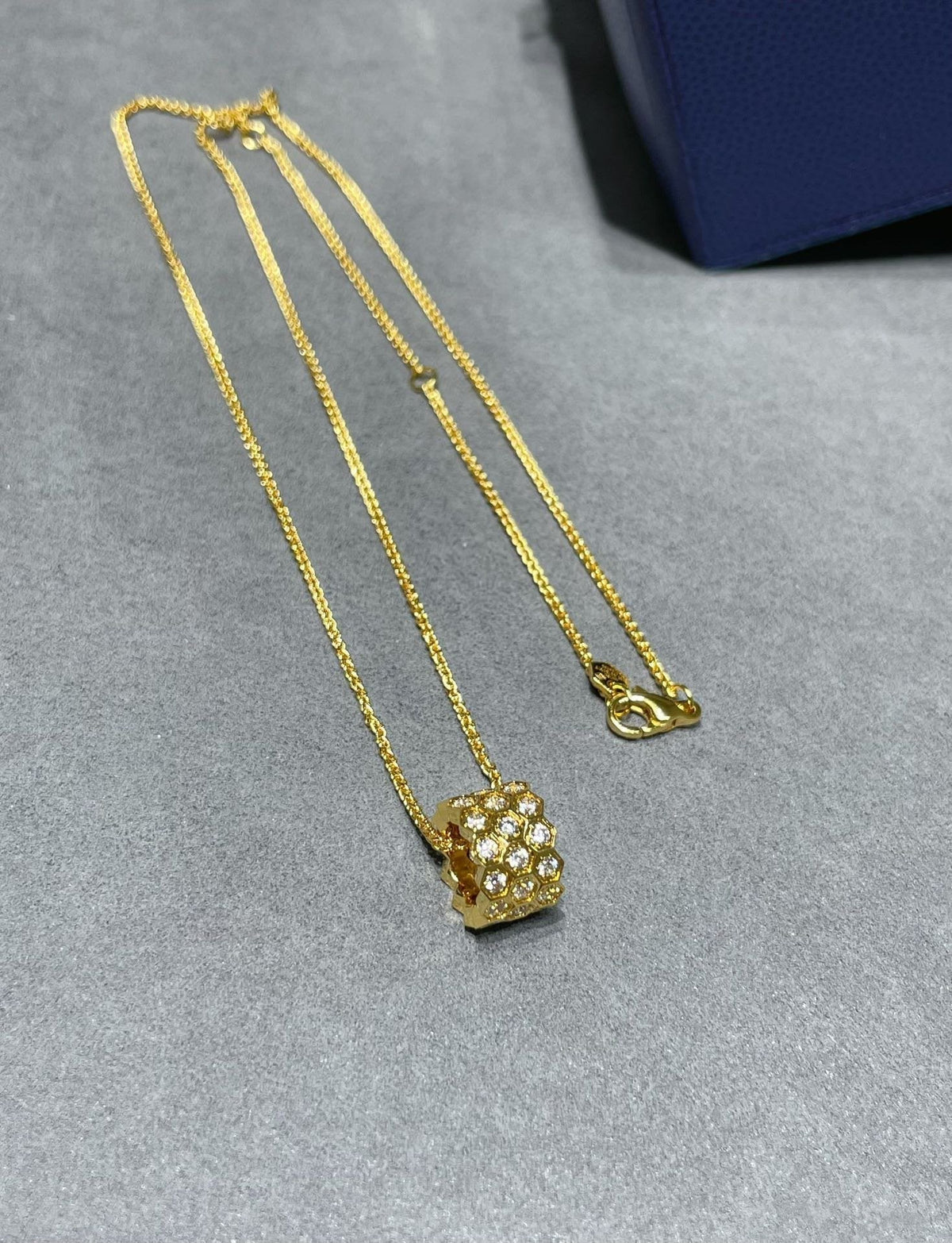 [⭐Hildren Jewelry]BEE LOVE DIAMOND PAVED 3 ROW NECKLACE