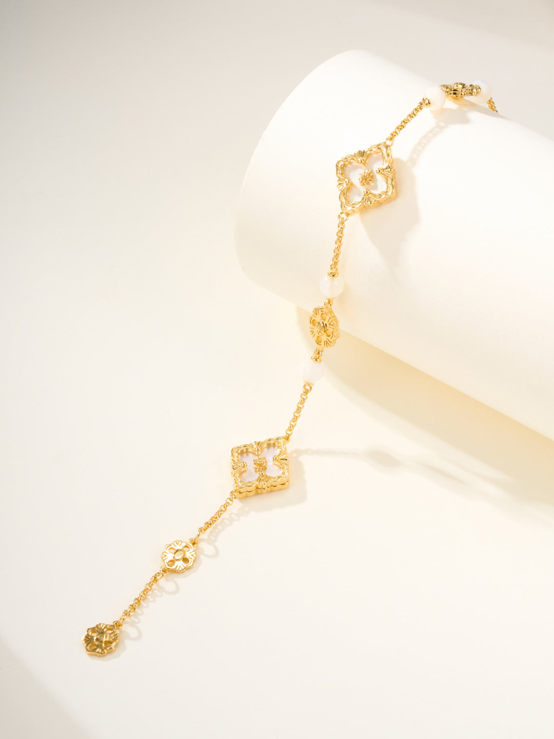 [⭐Hildren Jewelry]B.C.L ENAMELED Three-Flower Bracelet（Trumpet)