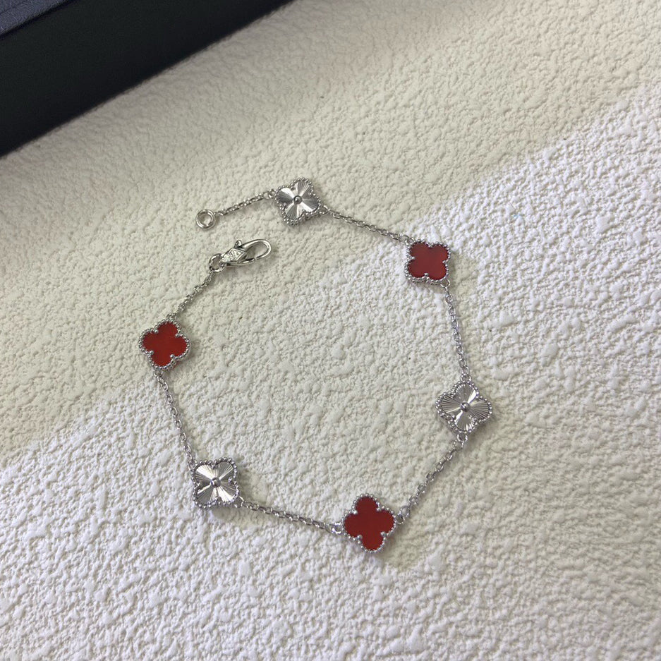 [⭐Hildren Jewelry]CLOVER 6 MOTIF RED AGATE LASER BRACELET