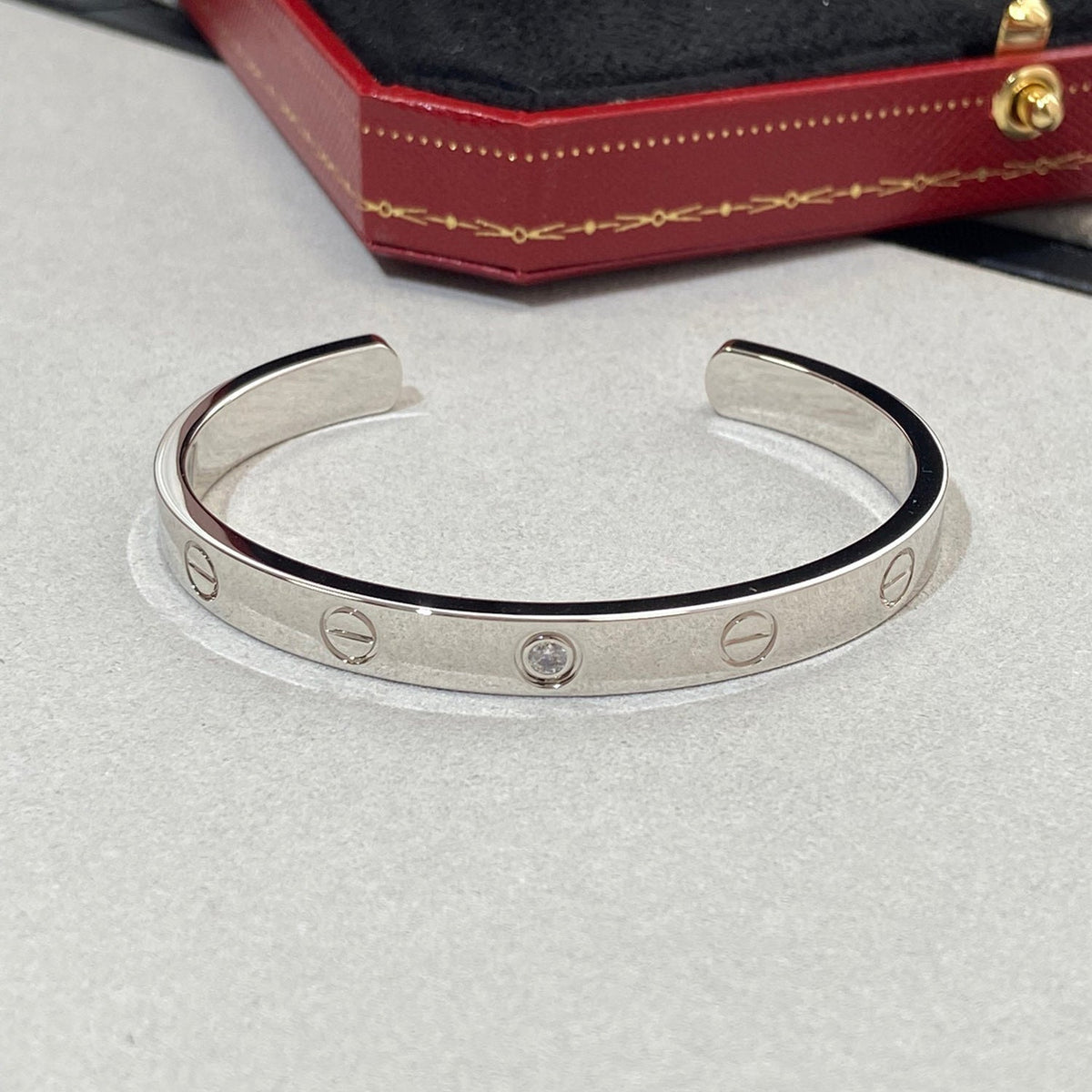 [⭐Hildren Jewelry]LOVE BRACELET 6.1MM 1 DIAMOND OPEN CUFF