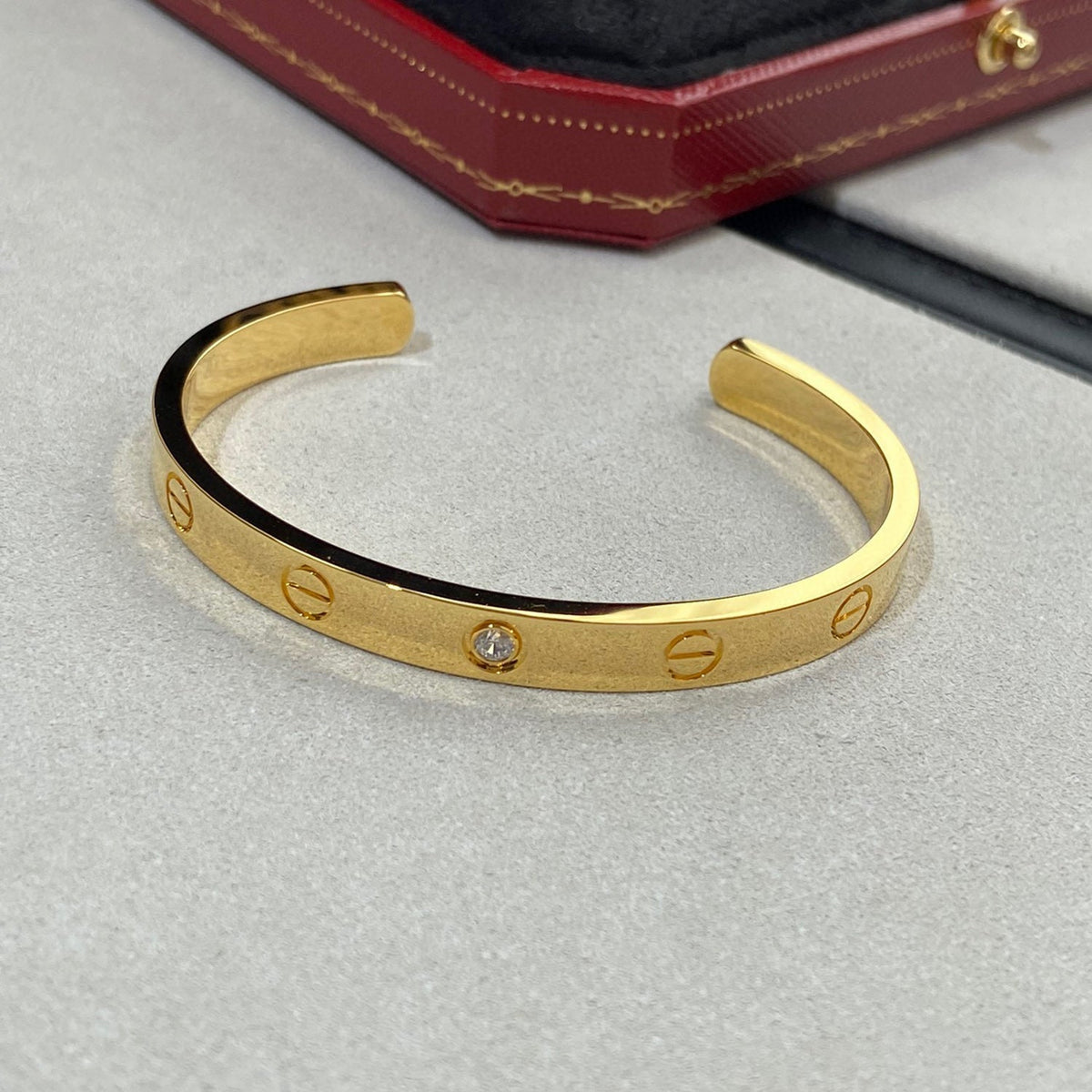 [⭐Hildren Jewelry]LOVE BRACELET 6.1MM 1 DIAMOND OPEN CUFF