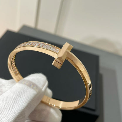 [Hildren Jewelry]WIDE HINGED BANGLE PINK GOLD WITH BAGUETTE DIAMONDS
