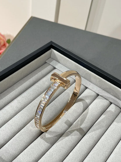 [Hildren Jewelry]WIDE HINGED BANGLE PINK GOLD WITH BAGUETTE DIAMONDS