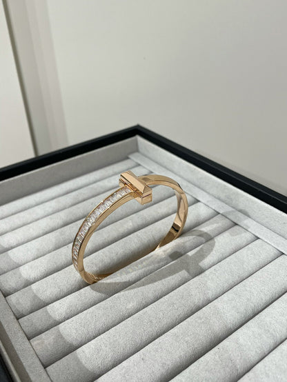 [Hildren Jewelry]WIDE HINGED BANGLE PINK GOLD WITH BAGUETTE DIAMONDS