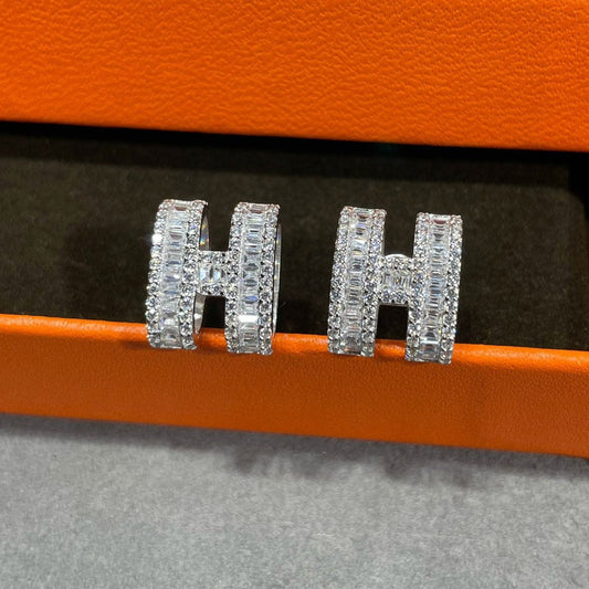 [⭐Hildren Jewelry]H STUD EARRINGS WITH SILVER DIAMONDS
