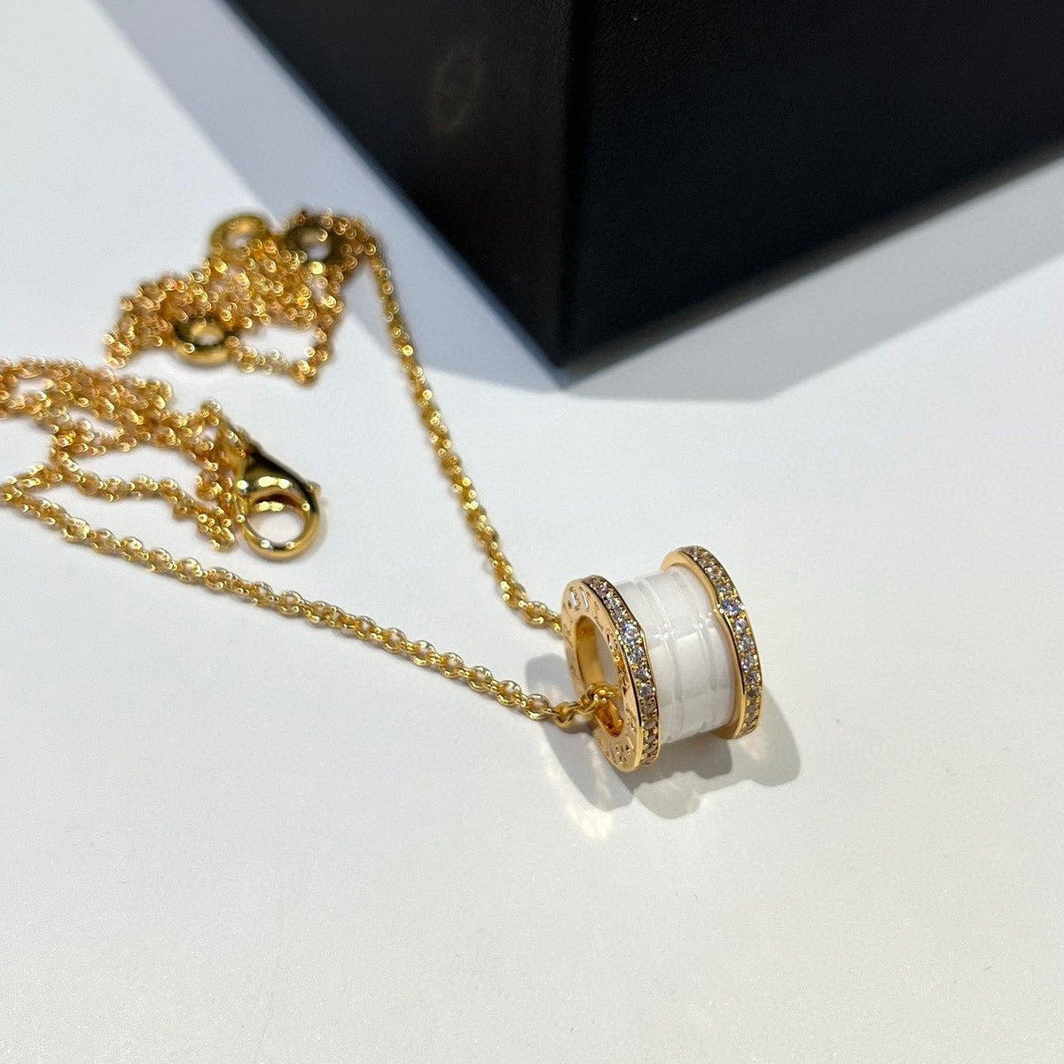 [⭐Hildren Jewelry]ZERO 1 WHITE CERAMIC DIAMOND PINK GOLD NECKLACE